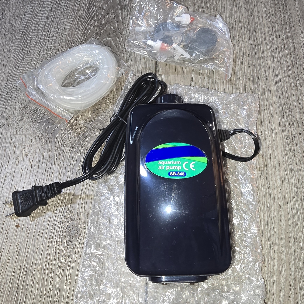 Aquarium Air Pump SB-848 in Black